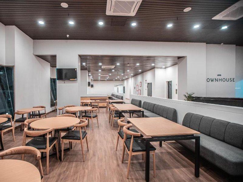 Super Oyo Townhouse 1 Hotel Salemba Jakarta Exterior foto