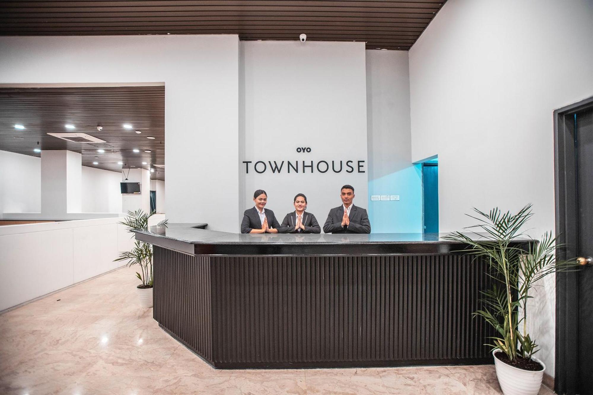 Super Oyo Townhouse 1 Hotel Salemba Jakarta Exterior foto