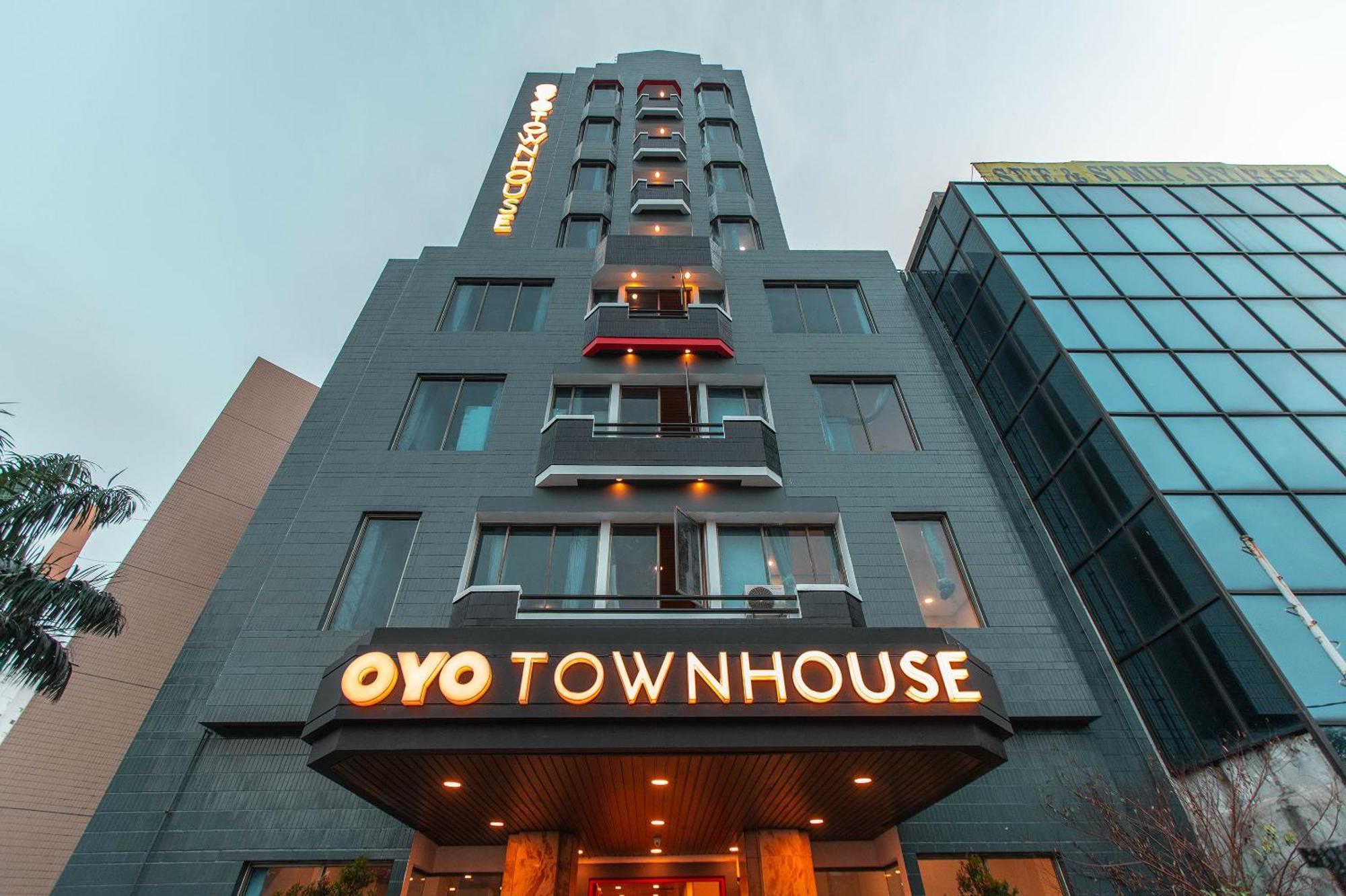 Super Oyo Townhouse 1 Hotel Salemba Jakarta Exterior foto