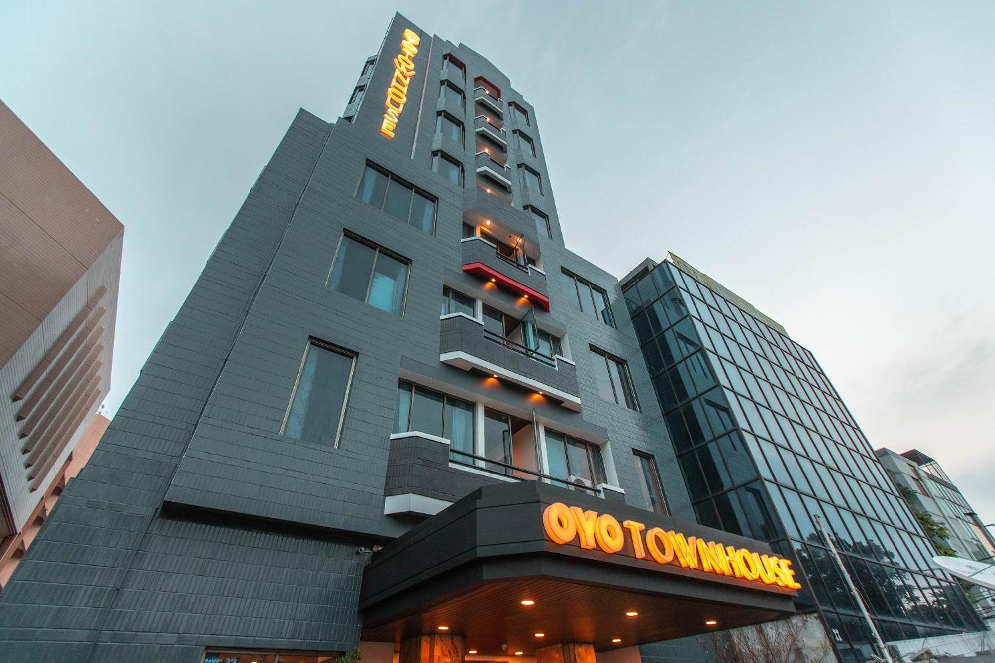 Super Oyo Townhouse 1 Hotel Salemba Jakarta Exterior foto