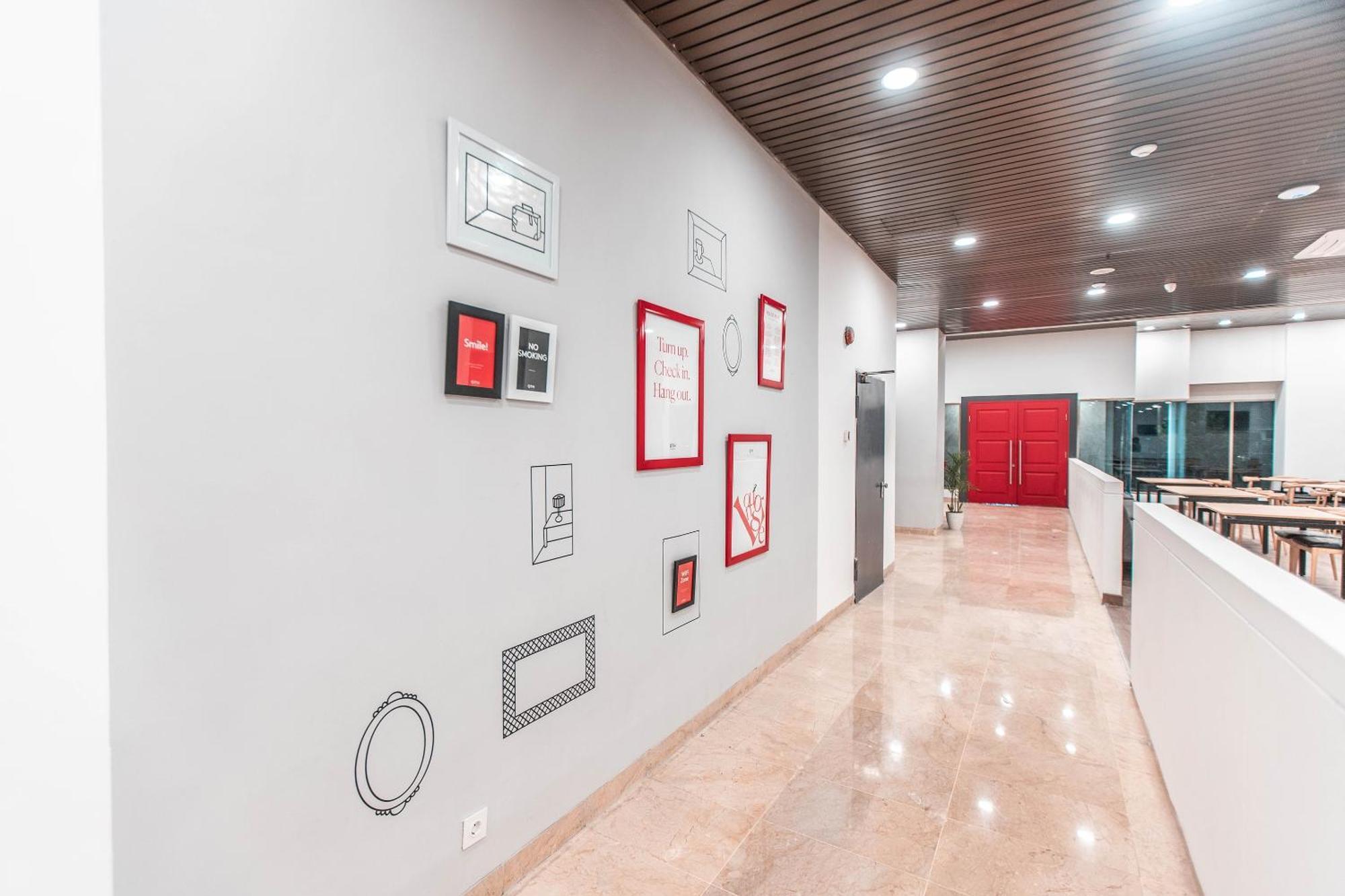 Super Oyo Townhouse 1 Hotel Salemba Jakarta Exterior foto