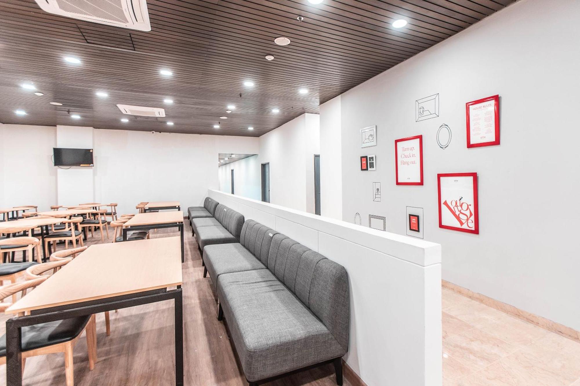 Super Oyo Townhouse 1 Hotel Salemba Jakarta Exterior foto