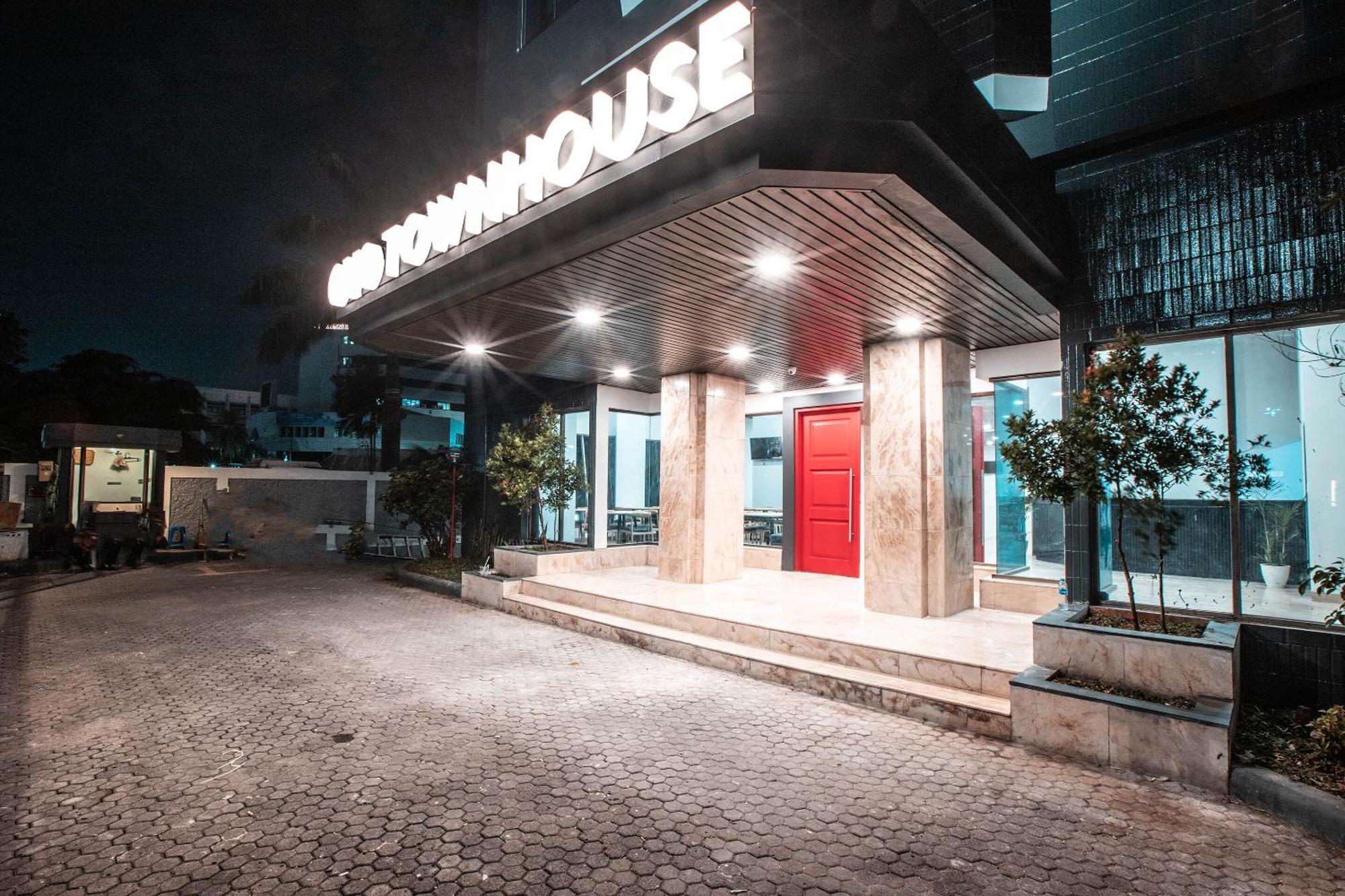 Super Oyo Townhouse 1 Hotel Salemba Jakarta Exterior foto