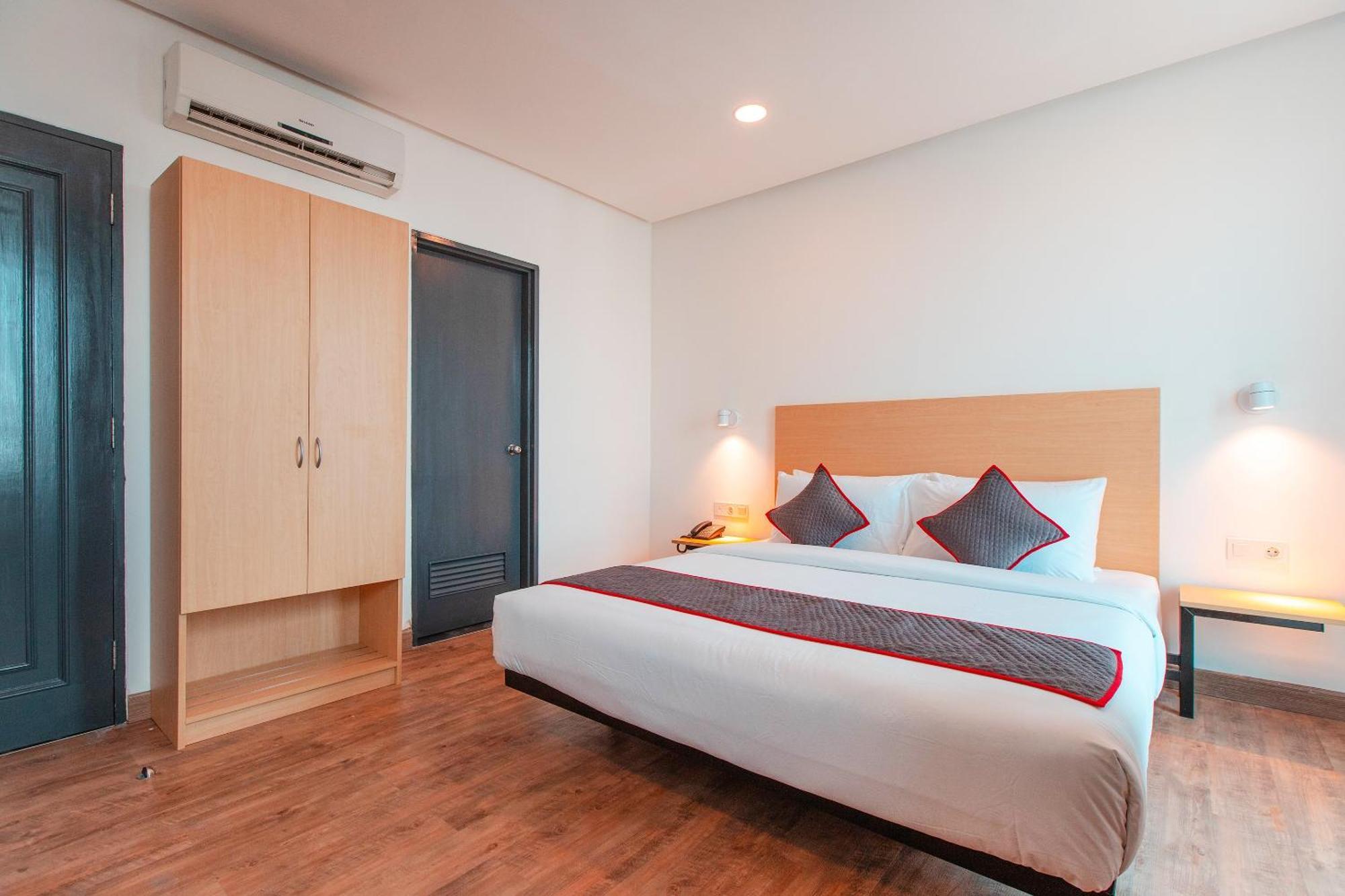 Super Oyo Townhouse 1 Hotel Salemba Jakarta Exterior foto