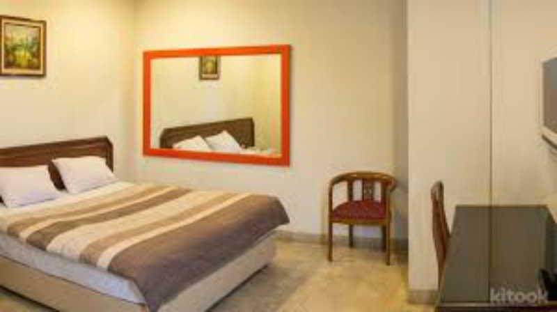 Super Oyo Townhouse 1 Hotel Salemba Jakarta Exterior foto