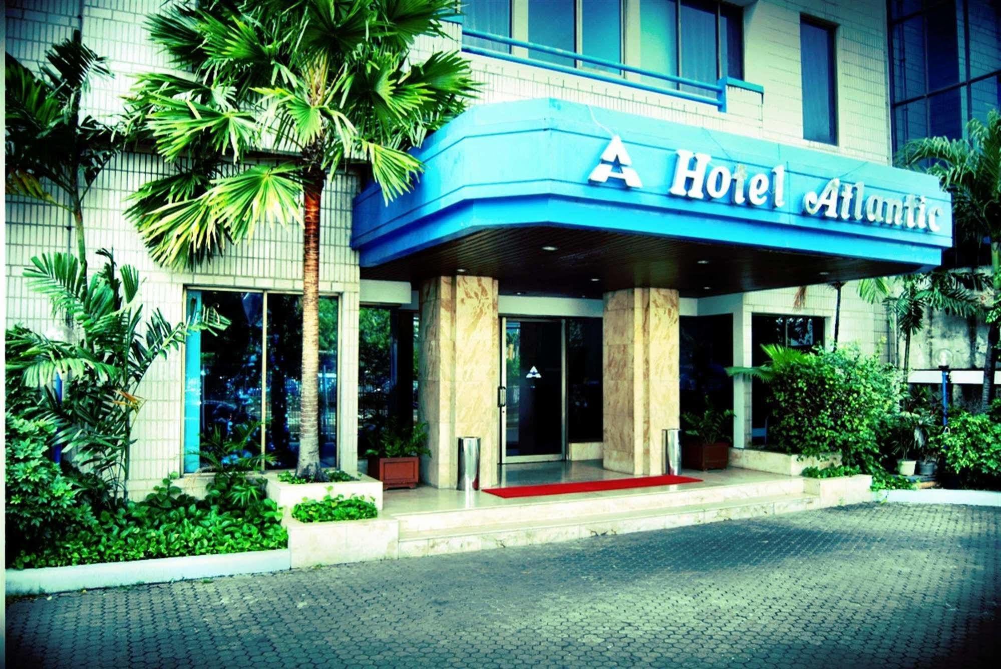 Super Oyo Townhouse 1 Hotel Salemba Jakarta Exterior foto